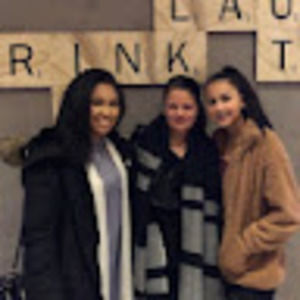 Meet your Posher, Alexis